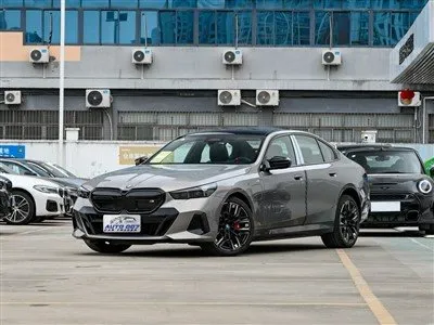 BMW I5 električni automobil